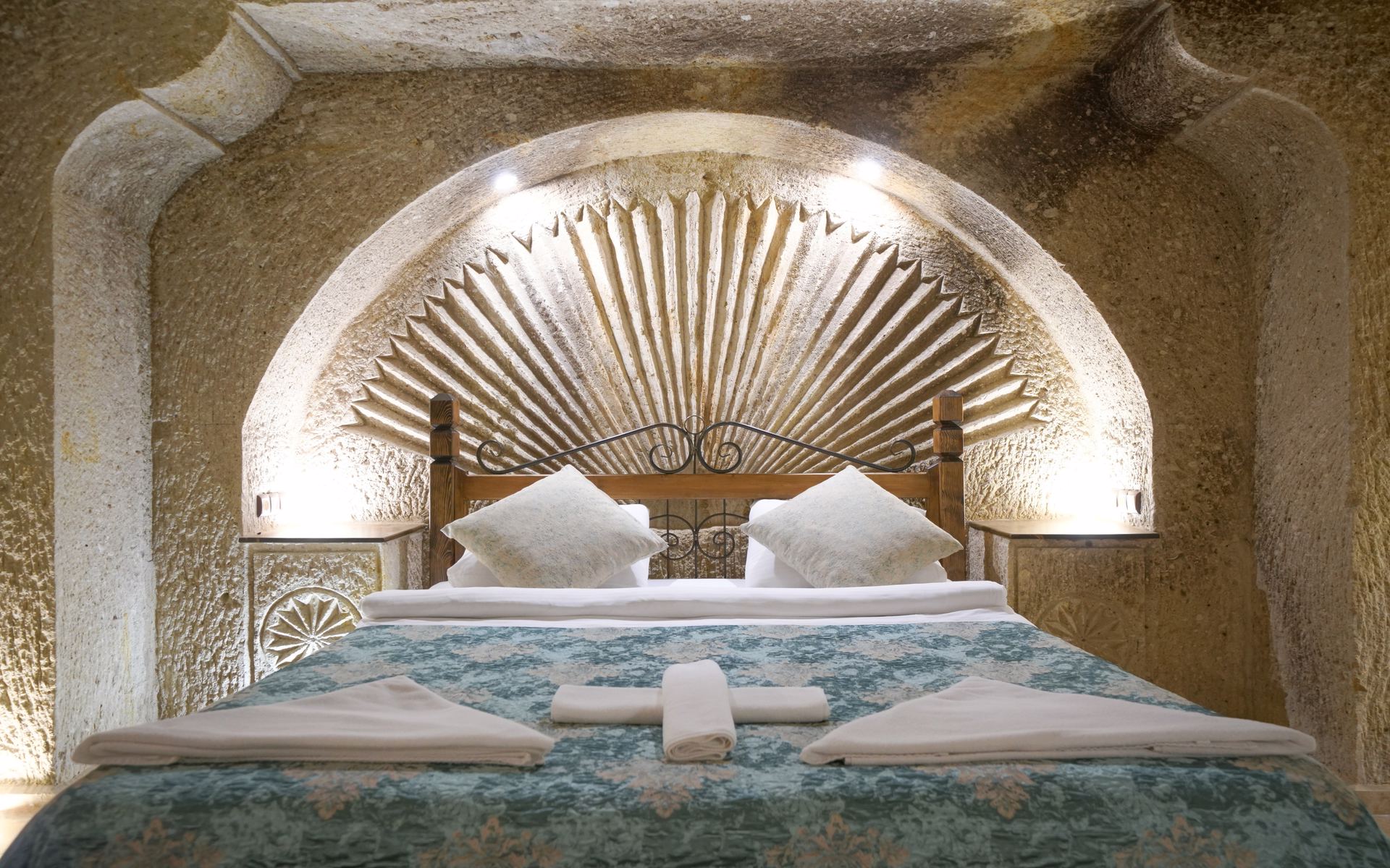 Superior Cave Suite